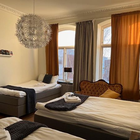 Froevi Hotell Frovi Esterno foto
