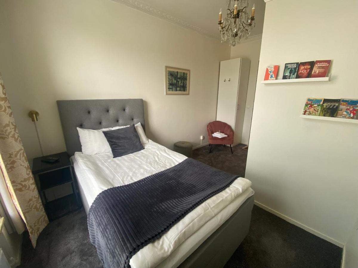Froevi Hotell Frovi Esterno foto