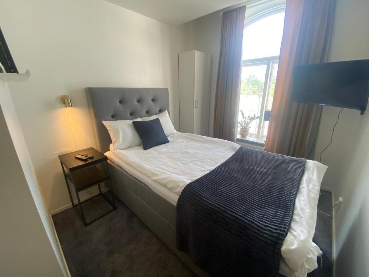 Froevi Hotell Frovi Esterno foto